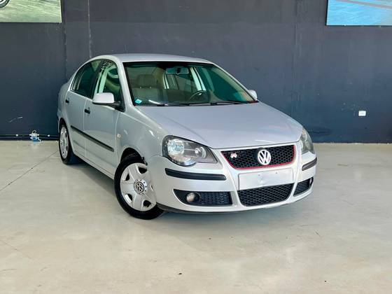 VOLKSWAGEN POLO SEDAN 1.6 8V GASOLINA 4P MANUAL